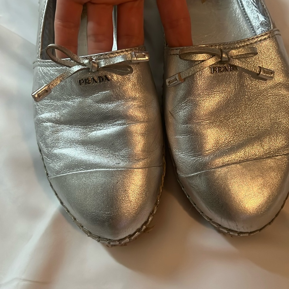 PRADA! Leather Silver Shoes. Size 9.